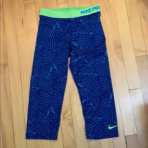 Nike crop workout leggings